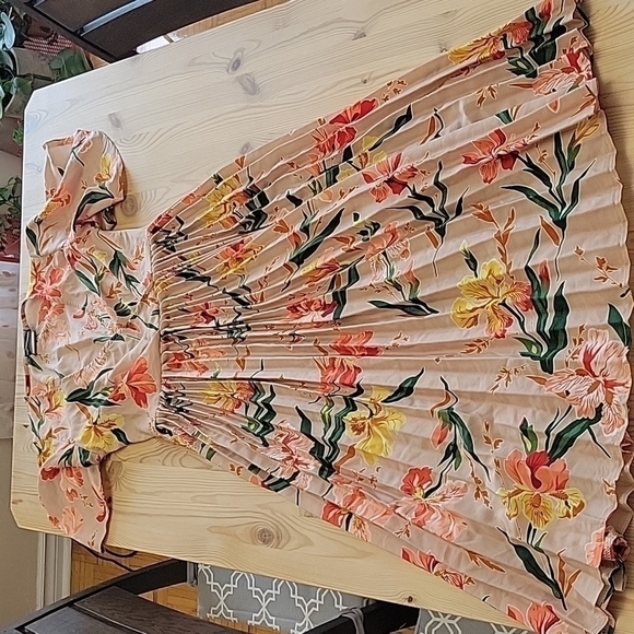 Prettyittlething Floral Dress 2 - Picture 3 of 11